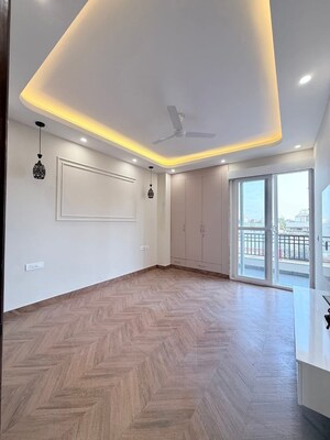 Room in 4 BHK Builder Floor at Vipul World Floors, Sector 48 – for Rent