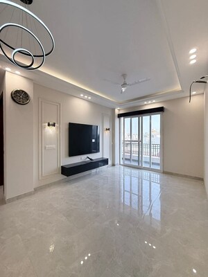 Room in 4 BHK Builder Floor at Vipul World Floors, Sector 48 – for Rent