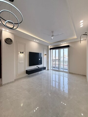 Room in 4 BHK Builder Floor at Vipul World Floors, Sector 48 – for Rent