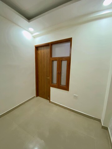 Room in 1 BHK Builder Floor at Vasundhara Sector 1 – for Sale