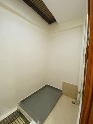 Room in 1 BHK Builder Floor at Vasundhara Sector 1 – for Sale