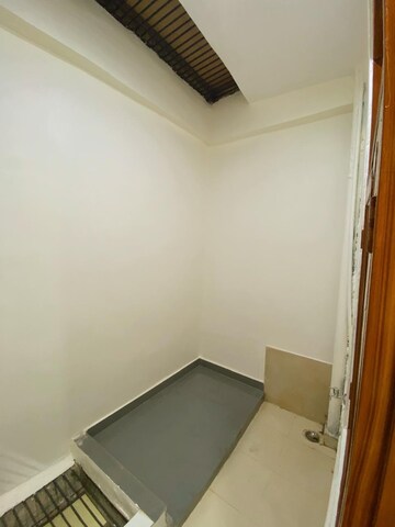 Room in 1 BHK Builder Floor at Vasundhara Sector 1 – for Sale