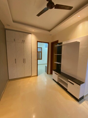 Room in 1 BHK Builder Floor at Vasundhara Sector 1 – for Sale