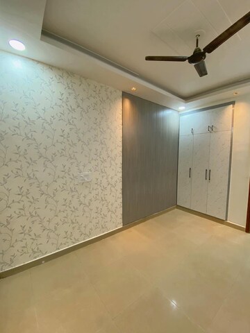 Room in 1 BHK Builder Floor at Vasundhara Sector 1 – for Sale