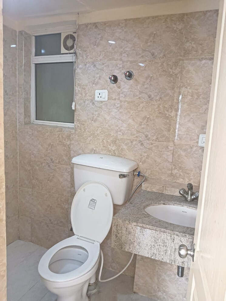 Bathroom, paras-seasons 2 Bedroom 795 Sq.Ft. Apartment In Sector 168 Noida 9413411