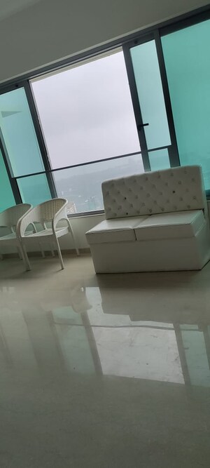 Furnished Amenities in 3 BHK Apartment at Peninsula Salsette 27, Byculla – for Sale