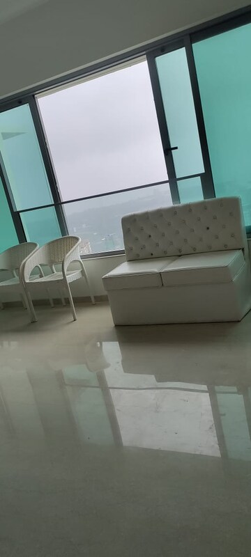 Furnished Amenities in 3 BHK Apartment at Peninsula Salsette 27, Byculla – for Sale