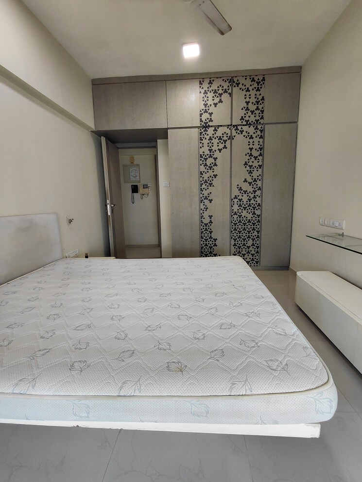 Bathroom, rustomjee-ozone 2 Bedroom 1045 Sq.Ft. Apartment In Goregaon West Mumbai 9413459