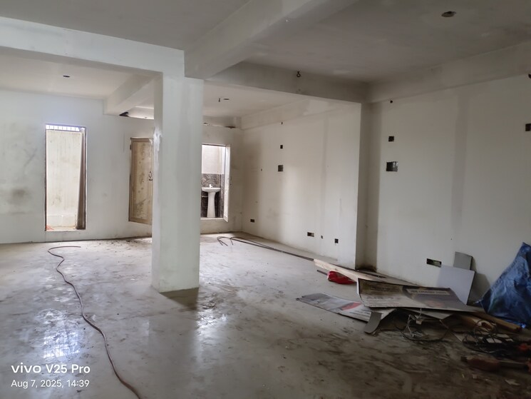 Room, gomti nagar Commercial Office Space 3000 Sq.Ft. In Gomti Nagar Lucknow 9413455
