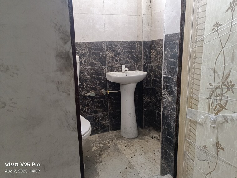 Bathroom, gomti nagar Commercial Office Space 3000 Sq.Ft. In Gomti Nagar Lucknow 9413455