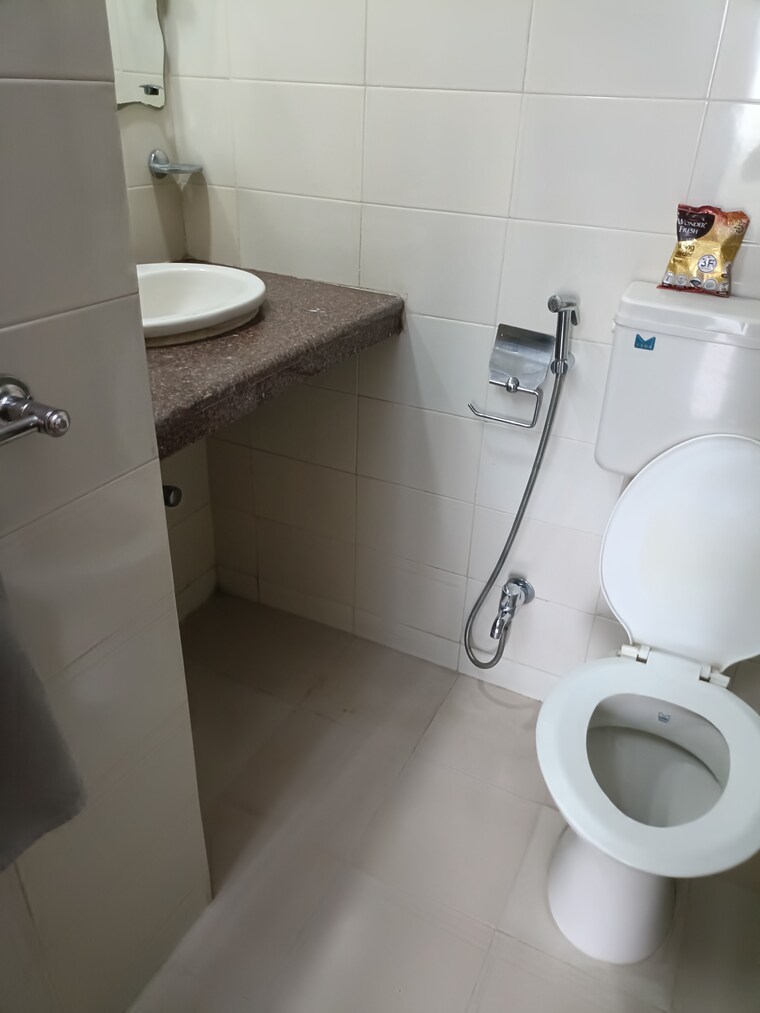 Bathroom, royal-palms 1 Bedroom 560 Sq.Ft. Apartment In Goregaon East Mumbai 9413473