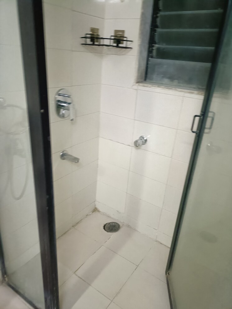 Bathroom, royal-palms 1 Bedroom 560 Sq.Ft. Apartment In Goregaon East Mumbai 9413473