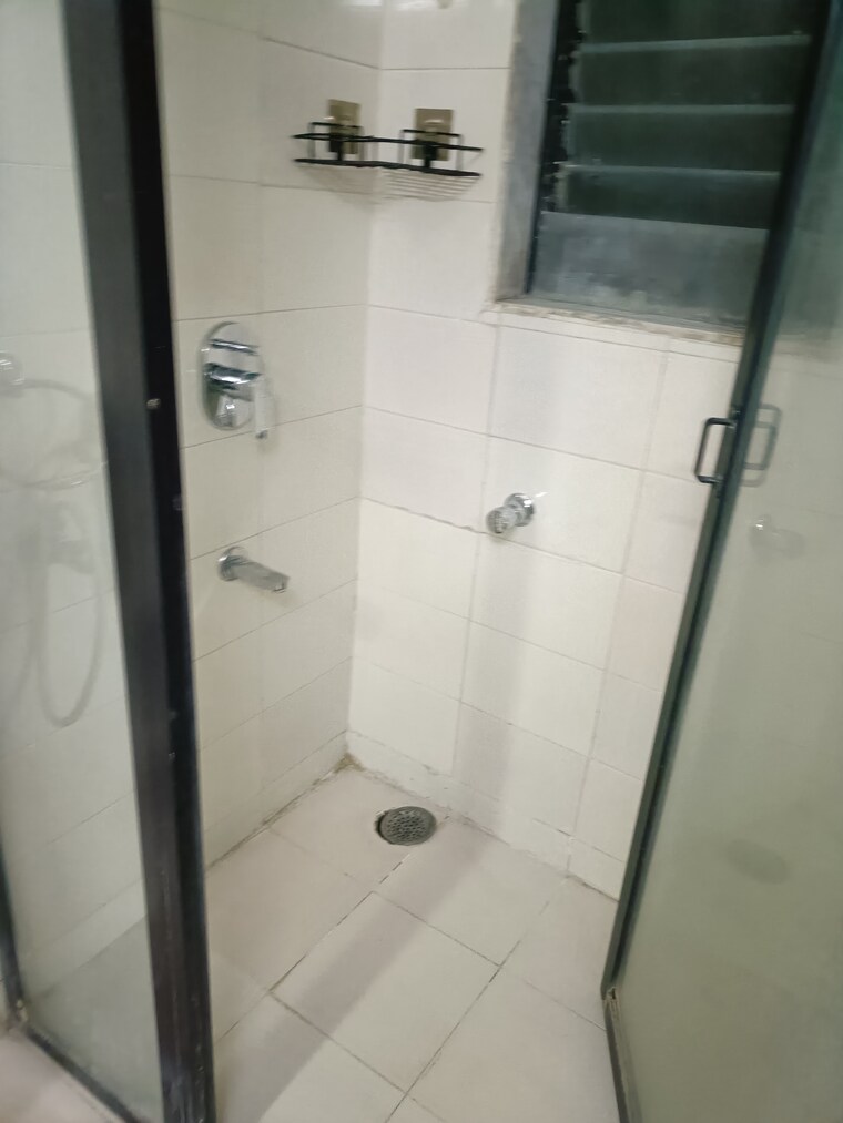 Bathroom, royal-palms 1 Bedroom 560 Sq.Ft. Apartment In Goregaon East Mumbai 9413473