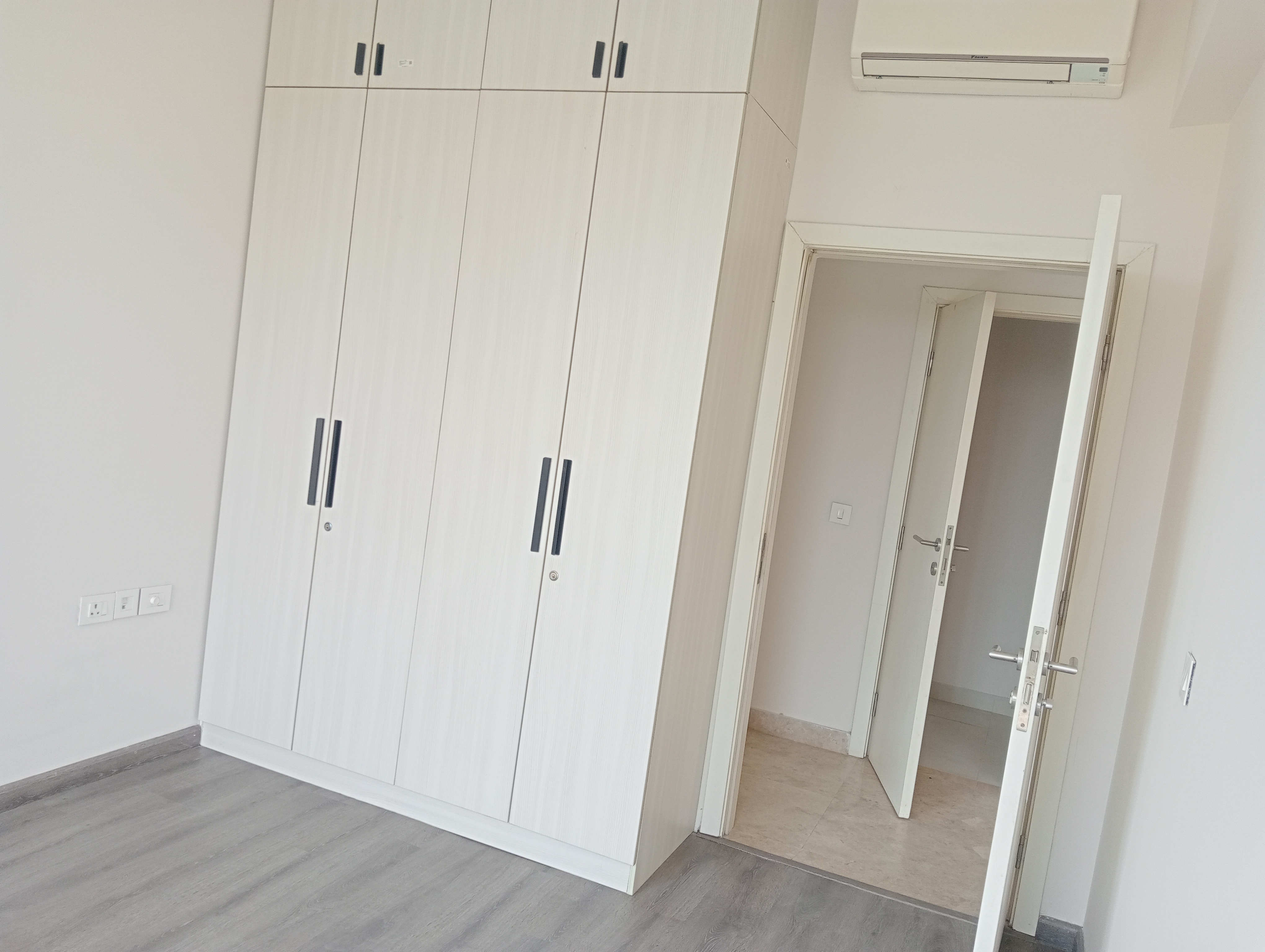 2 BHK Apartment For Rent in Ireo The Corridors