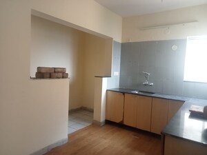 Room in 3 BHK Apartment at Pristine Zircon, Viman Nagar – for Rent