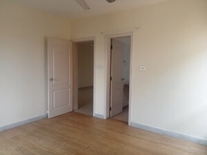 Room in 3 BHK Apartment at Pristine Zircon, Viman Nagar – for Rent