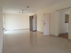 Room in 3 BHK Apartment at Pristine Zircon, Viman Nagar – for Rent