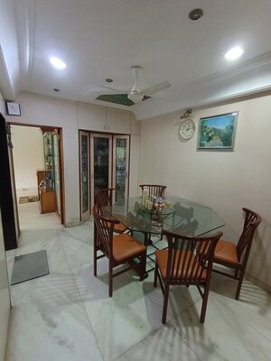2 BHK Apartment For Rent in Adinath Apartment Grant Road, Grant Road