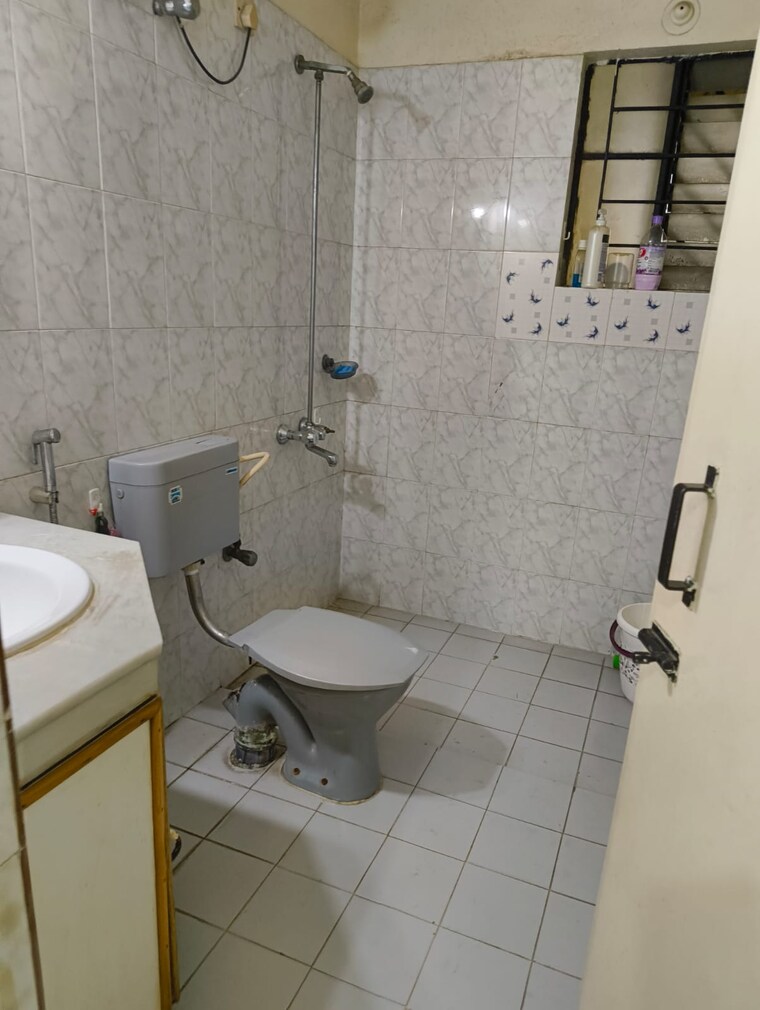 Bathroom, clover-mystique 3 Bedroom 1500 Sq.Ft. Apartment In Kalyani Nagar Pune 9413581