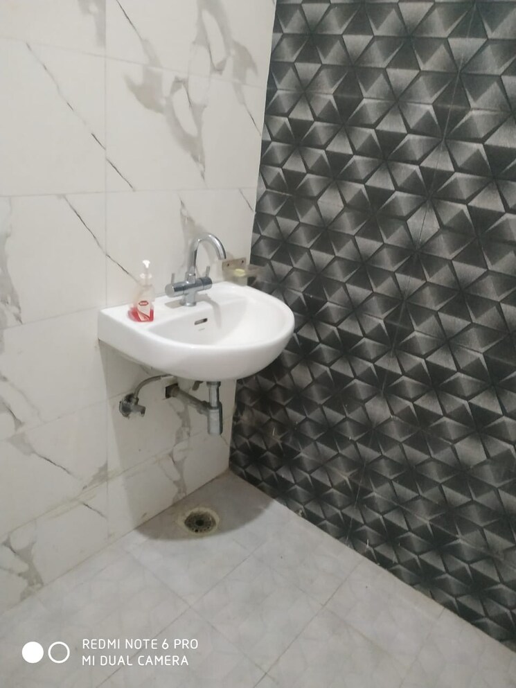 Bathroom, ambala highway 3 Bedroom 122 Sq.Yd. Builder Floor In Ambala Highway Zirakpur 9413825