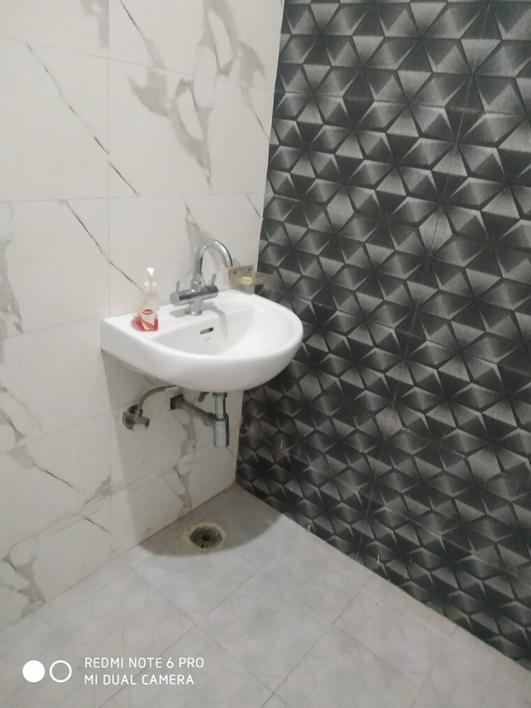 Bathroom, ambala highway 3 Bedroom 122 Sq.Yd. Builder Floor In Ambala Highway Zirakpur 9413825