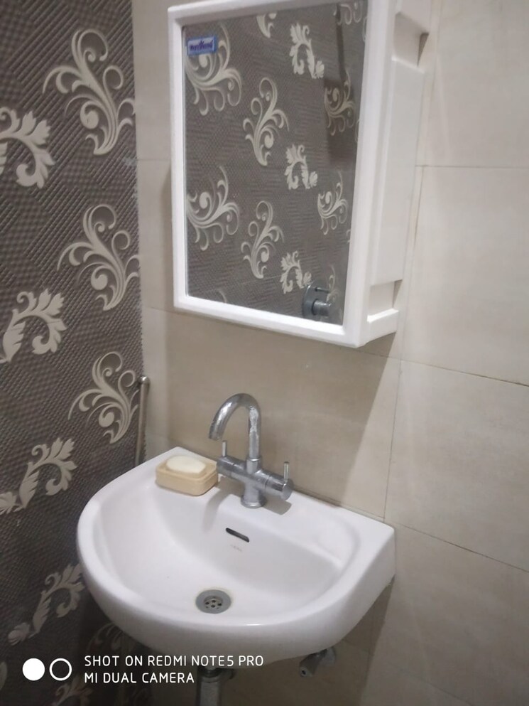 Bathroom, ambala highway 3 Bedroom 122 Sq.Yd. Builder Floor In Ambala Highway Zirakpur 9413825