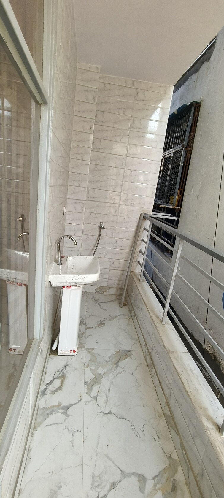 Balcony, nawada 1.5 Bedroom 450 Sq.Ft. Builder Floor In Nawada Delhi 9413893