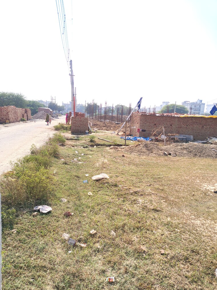 Garden, sector 75  173 Sq.Mt. Plot In Sector 75 Faridabad 9387960