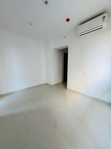 Room in 2.5 BHK Apartment at Lodha Codename Premier, Dombivli East – for Rent