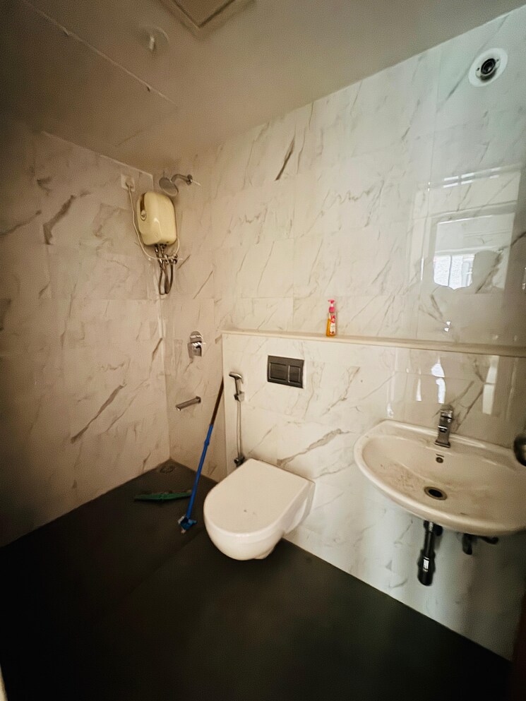 Bathroom, lodha-codename-premier 2.5 Bedroom 720 Sq.Ft. Apartment In Dombivli East Thane 9414099