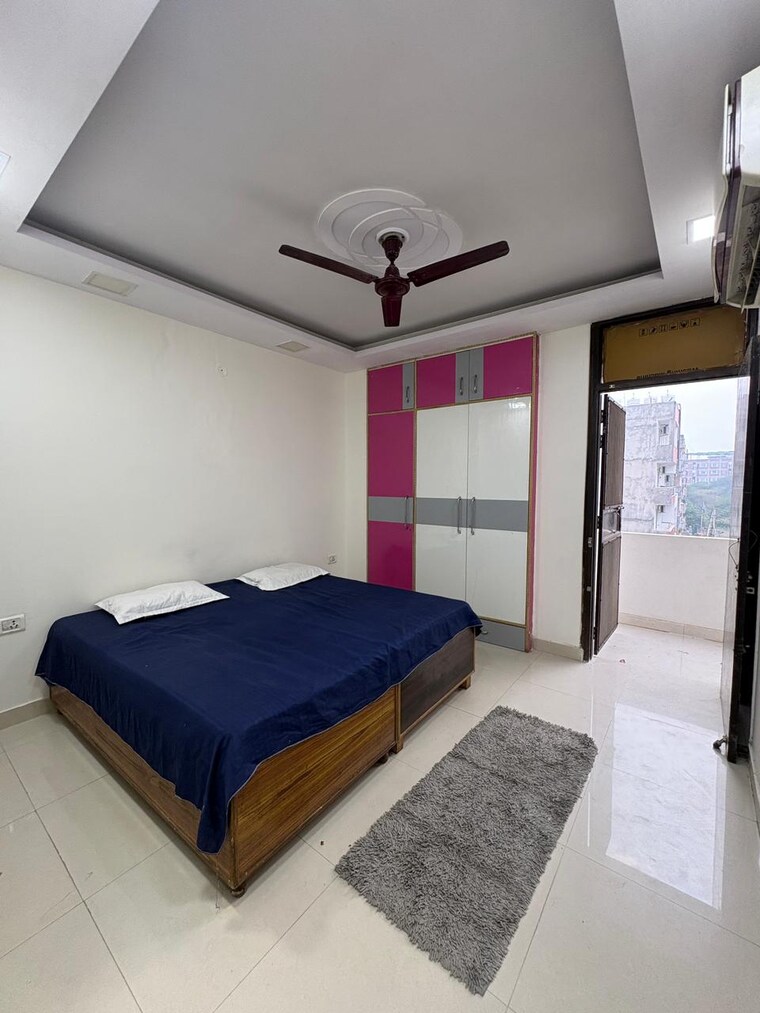 Bedroom, sector 43 2 Bedroom 204 Sq.Yd. Builder Floor In Sector 43 Gurgaon 9414204