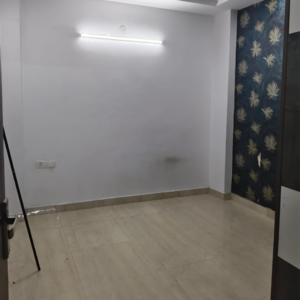 Room in 2 BHK Builder Floor at Shakti Khand Iii – for Rent