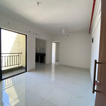 2 BHK Apartment For Rent in Runwal Gardens Phase 3, Kalyan Shilphata Road