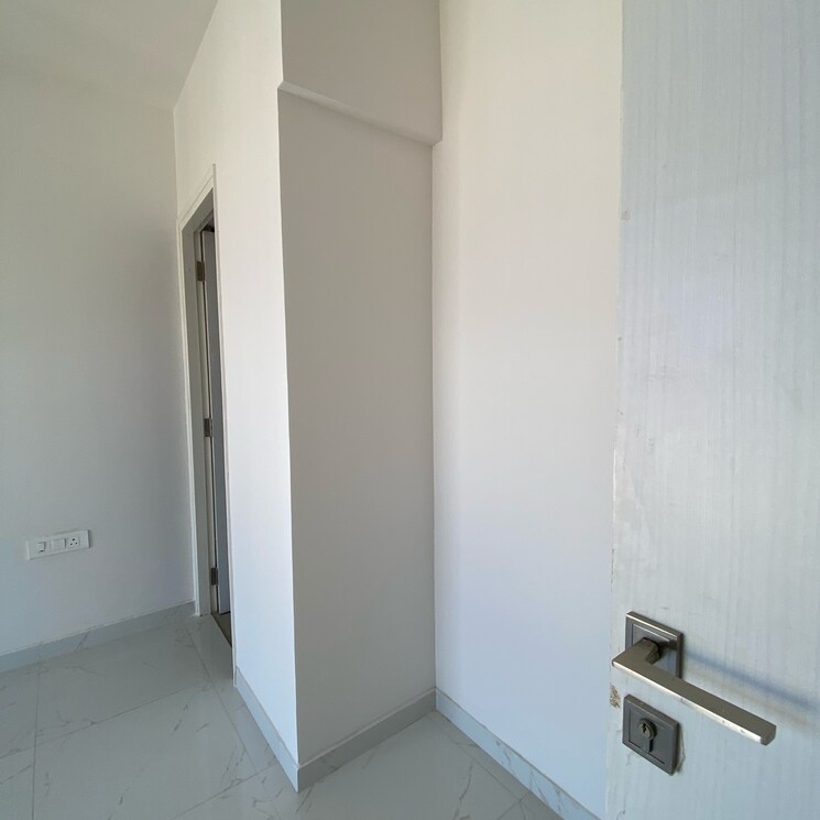 Bathroom, runwal-gardens-phase-3 2 Bedroom 585 Sq.Ft. Apartment In Kalyan Shilphata Road Thane 9414401