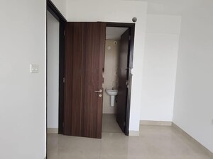 Room in 1.5 BHK Apartment at Runwal Forests, Kanjurmarg West – for Sale
