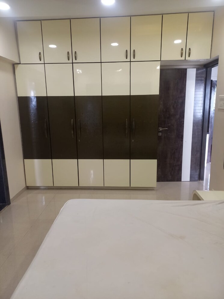 Room, kandivali west 2 Bedroom 650 Sq.Ft. Apartment In Kandivali West Mumbai 9414422