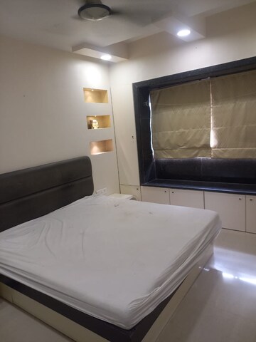 2 BHK Apartment For Rent in Kandivali West