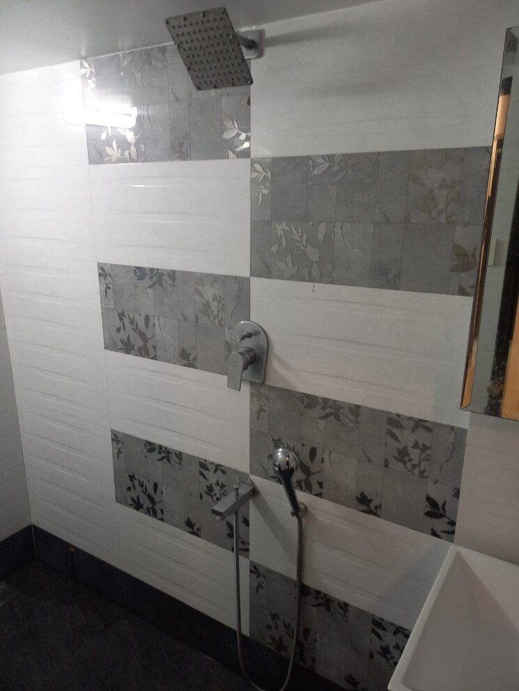 Bathroom, kandivali west 2 Bedroom 650 Sq.Ft. Apartment In Kandivali West Mumbai 9414422