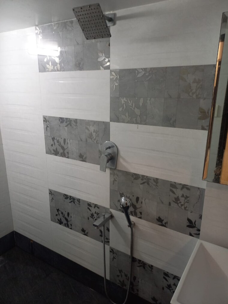 Bathroom, kandivali west 2 Bedroom 650 Sq.Ft. Apartment In Kandivali West Mumbai 9414422