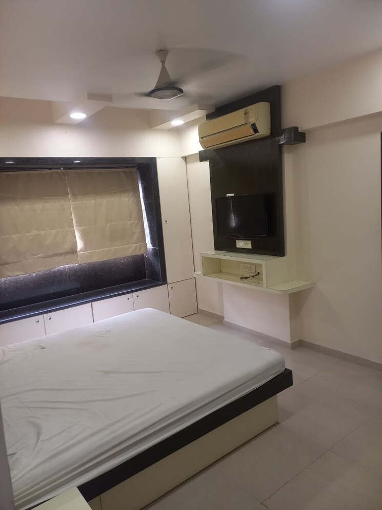 Room, kandivali west 2 Bedroom 650 Sq.Ft. Apartment In Kandivali West Mumbai 9414422