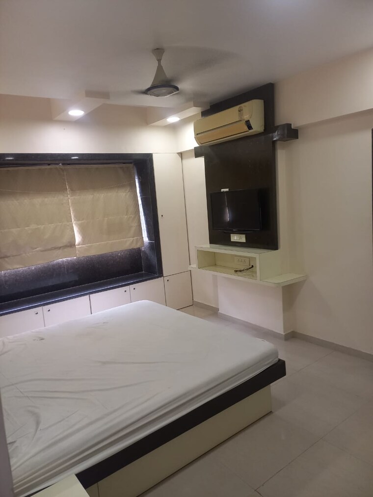 Room, kandivali west 2 Bedroom 650 Sq.Ft. Apartment In Kandivali West Mumbai 9414422