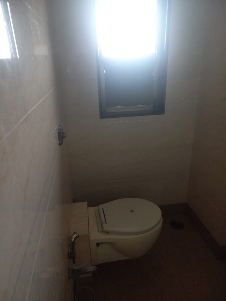 Bathroom, kandivali west 2 Bedroom 650 Sq.Ft. Apartment In Kandivali West Mumbai 9414422