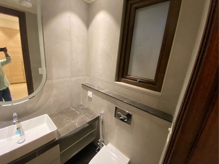 Bathroom, greater kailash i 4 Bedroom 300 Sq.Yd. Builder Floor In Greater Kailash I Delhi 9414412
