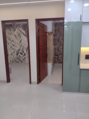 Room in 3 BHK Builder Floor at BPTP District Phase 2, Sector 84 – for Sale