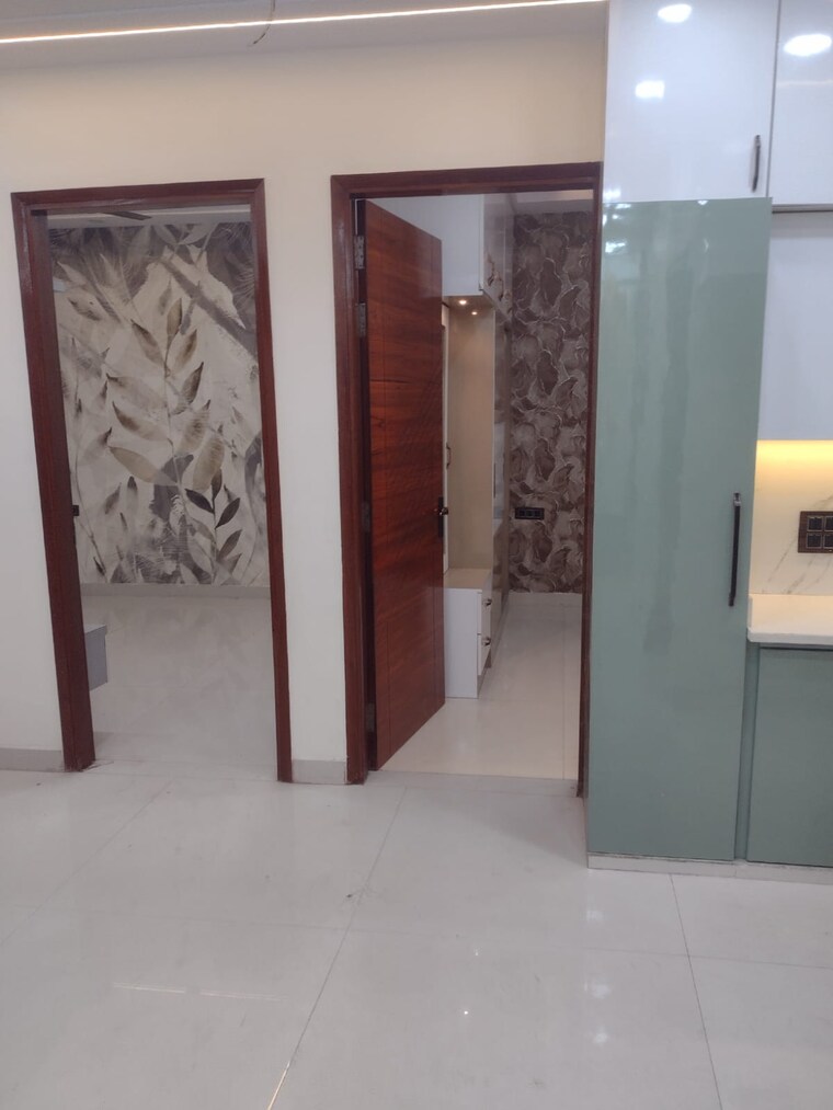 Room, bptp-district-phase-2 3 Bedroom 150 Sq.Yd. Builder Floor In Sector 84 Faridabad 9414604