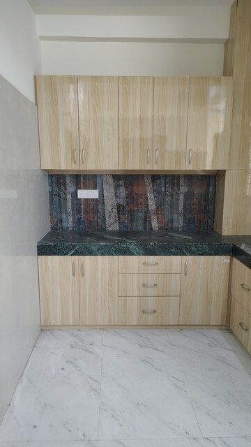 Room in 3 BHK Apartment at Metro Suites Glitz, Vasundhara Sector 2 – for Rent