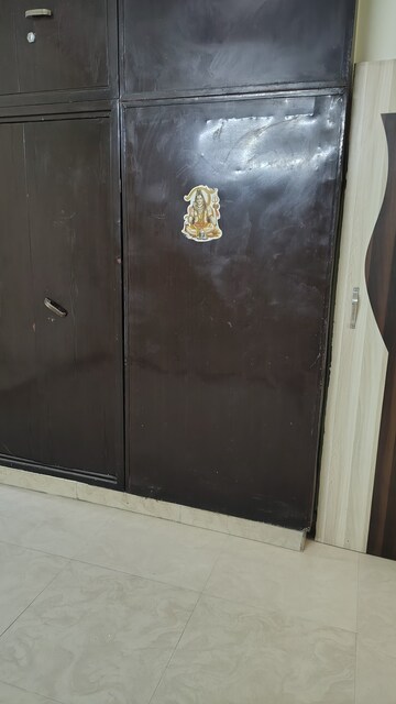 Furnished Amenities in 3 BHK Apartment at Ajnara Pride, Vasundhara Sector 4 – for Rent