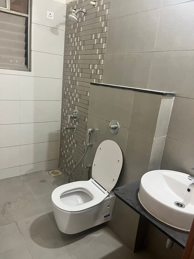 Bathroom, majestique-towers 2 Bedroom 825 Sq.Ft. Apartment In Kharadi Pune 9415136