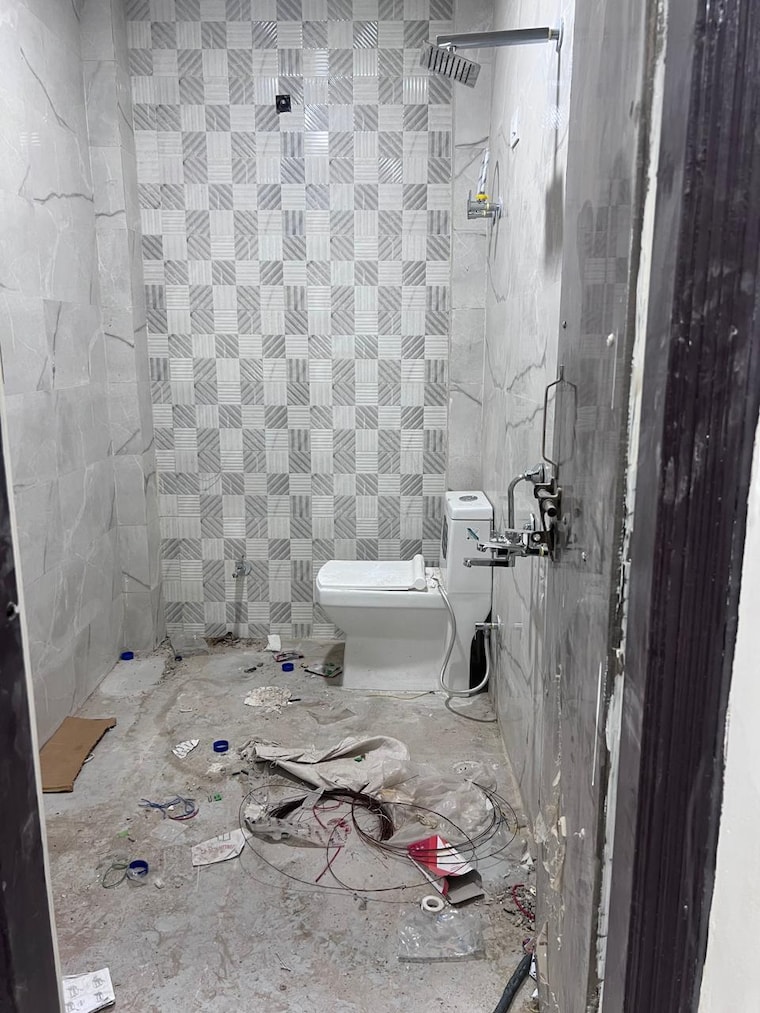 Bathroom, sector 100 2 Bedroom 1400 Sq.Ft. Builder Floor In Sector 100 Noida 9415030