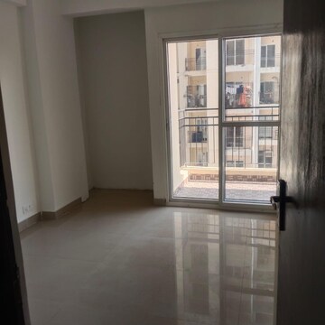 Room in 2 BHK Apartment at Fusion Homes, Tech Zone 4 Greater Noida – for Sale